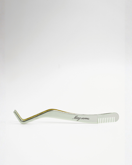 LASH APPLICATOR WITH COMB