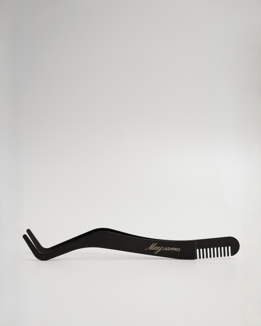 LASH APPLICATOR WITH COMB